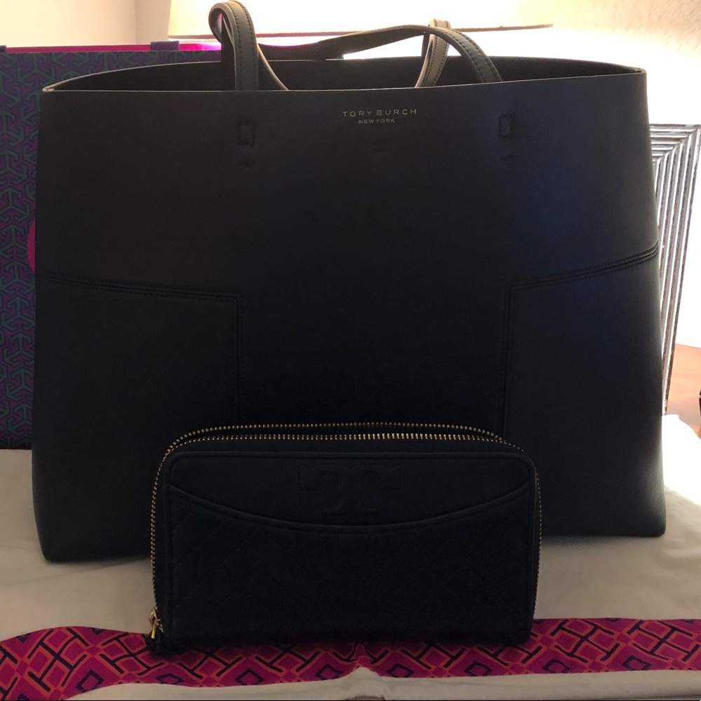 Tory Burch Block T Tote and Matching Alexa Wallet